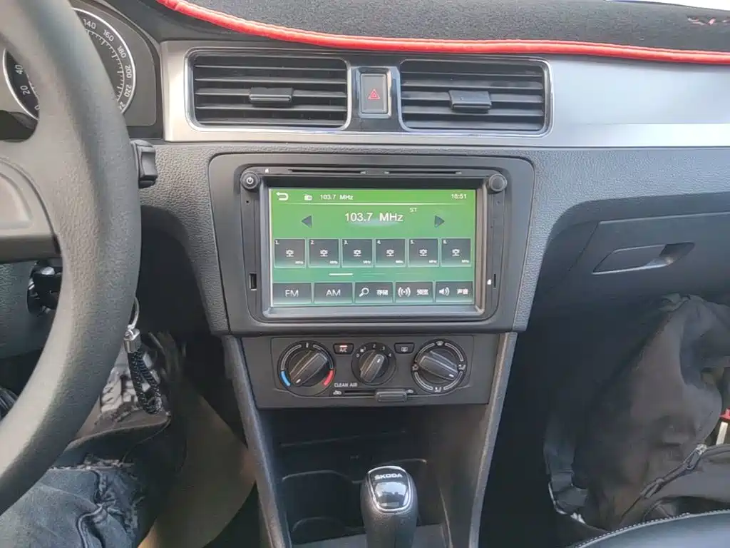 Skoda Rapid Spaceback — миниатюра 13