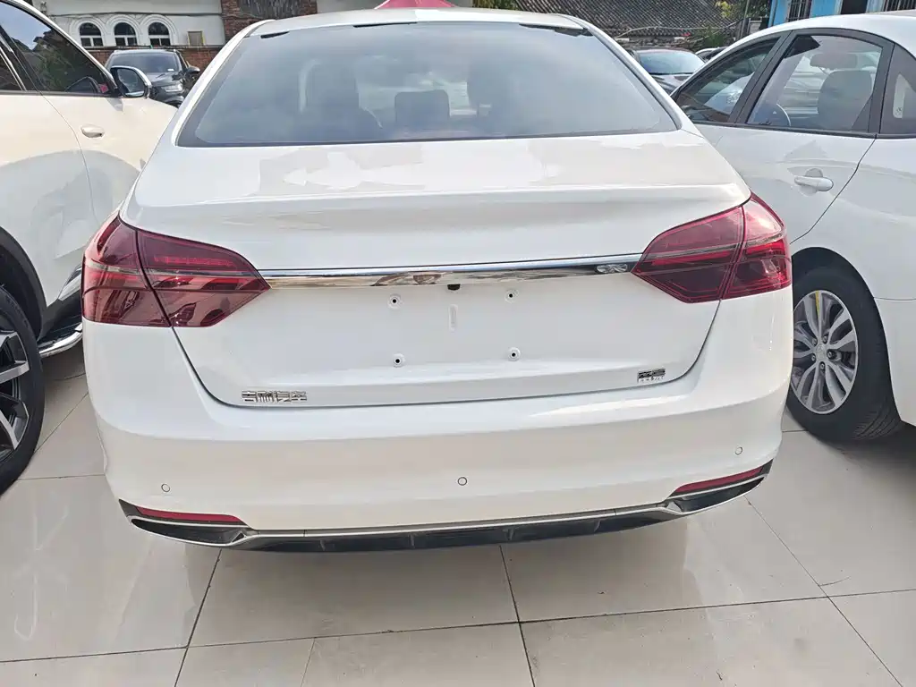 Geely Emgrand — миниатюра 13