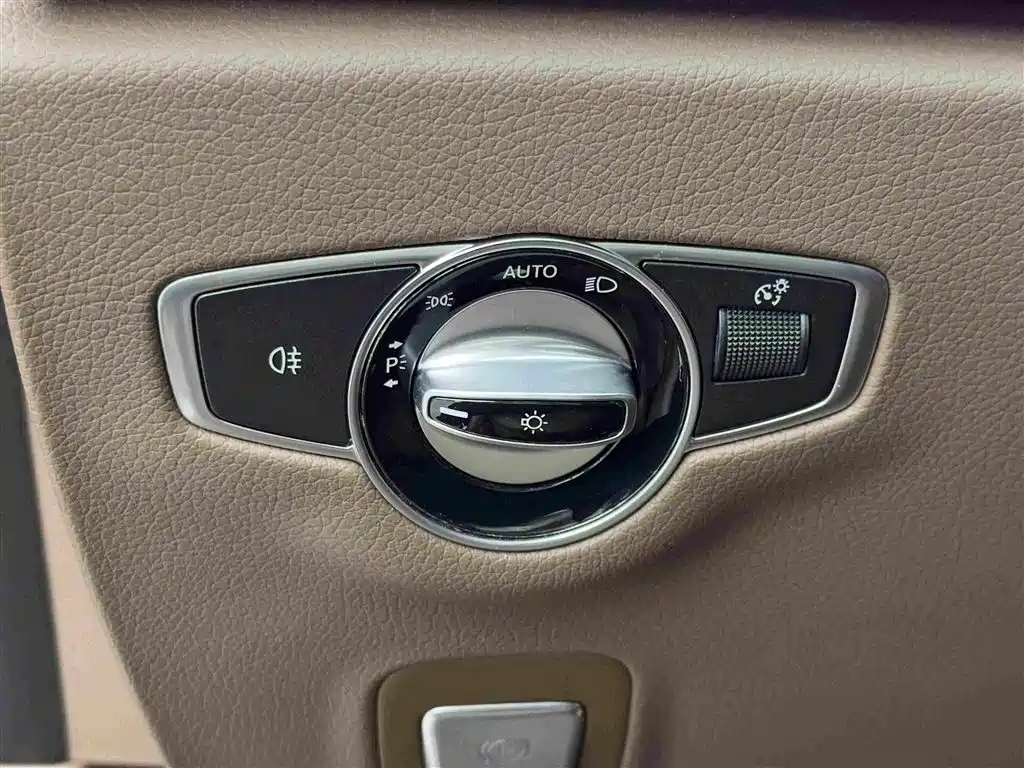 Mercedes-Benz E-Class New Energy — миниатюра 17