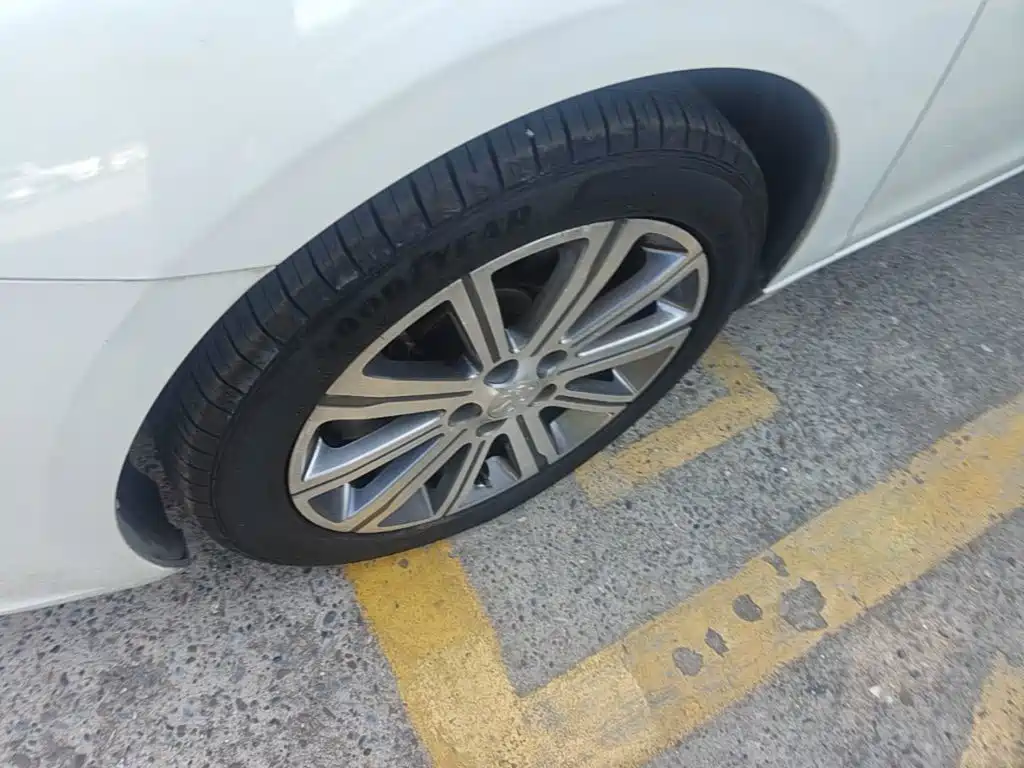Peugeot 408 — миниатюра 23