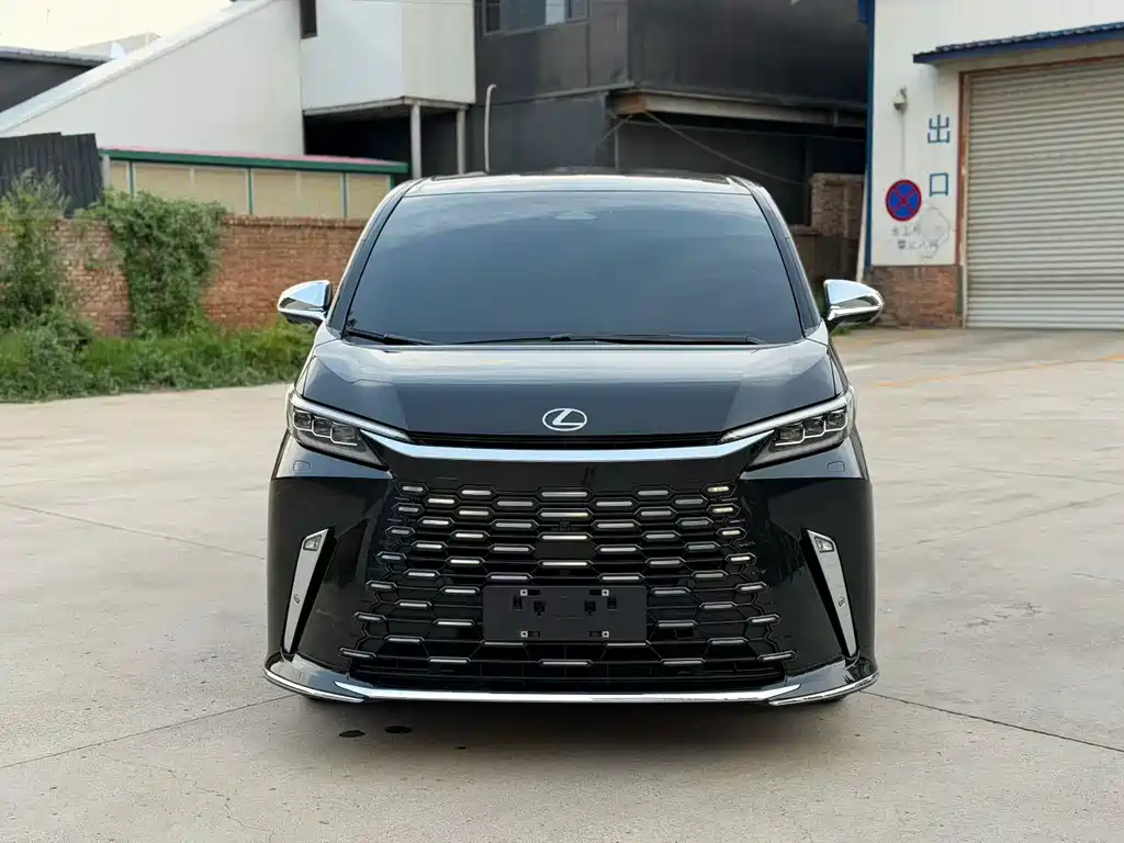 Lexus LM — миниатюра 2