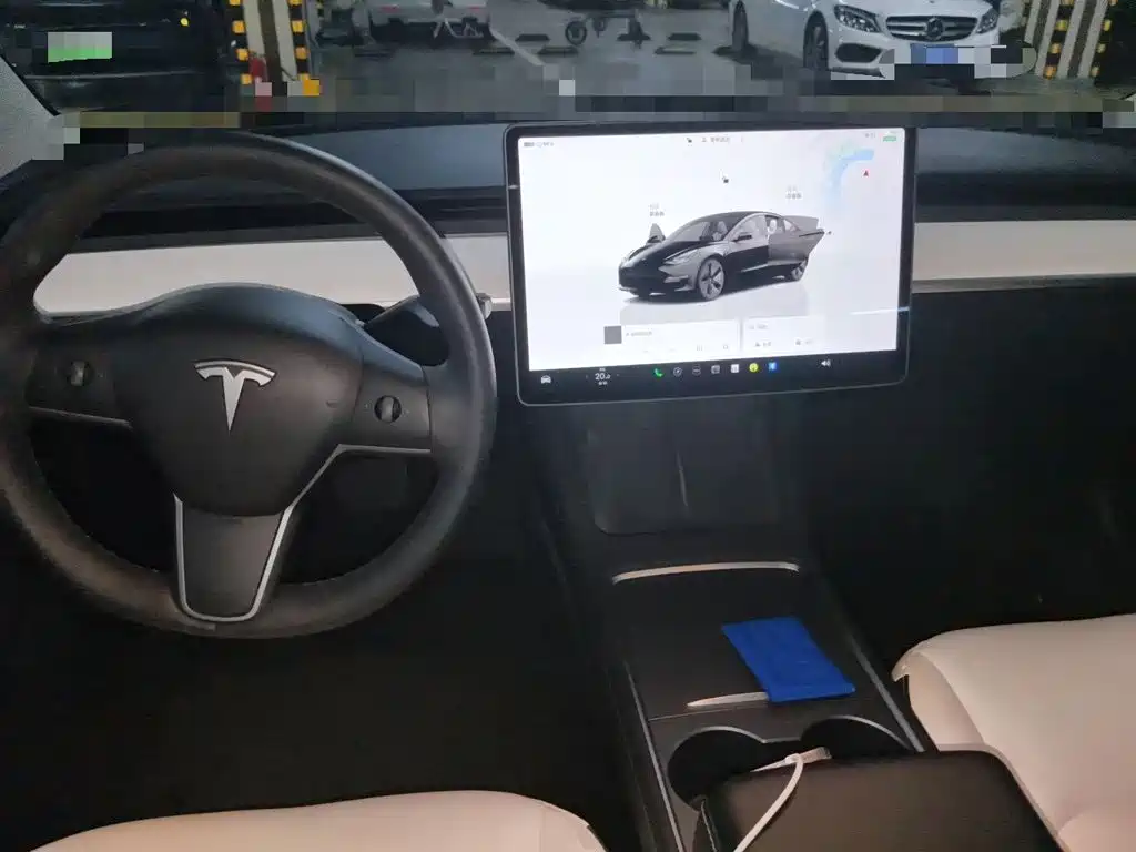 Tesla Model 3 — миниатюра 5