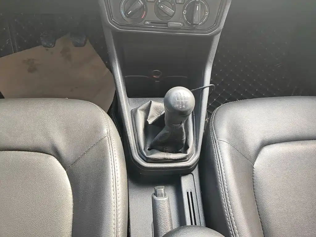 Volkswagen Jetta — миниатюра 14