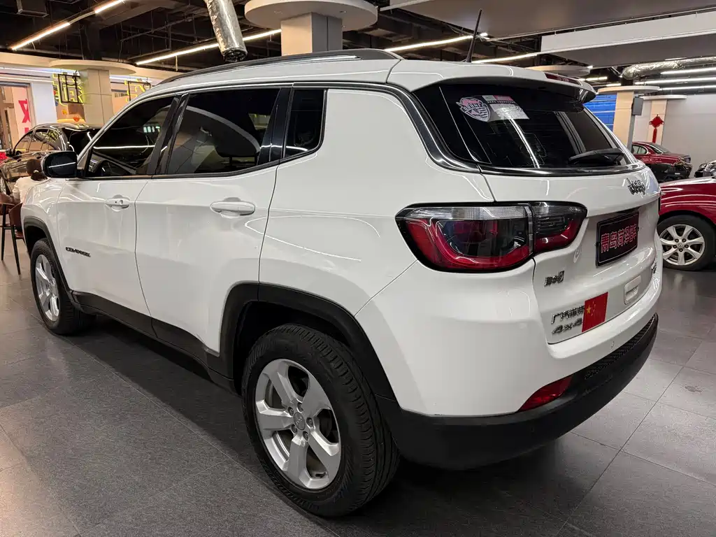Jeep Compass — миниатюра 7