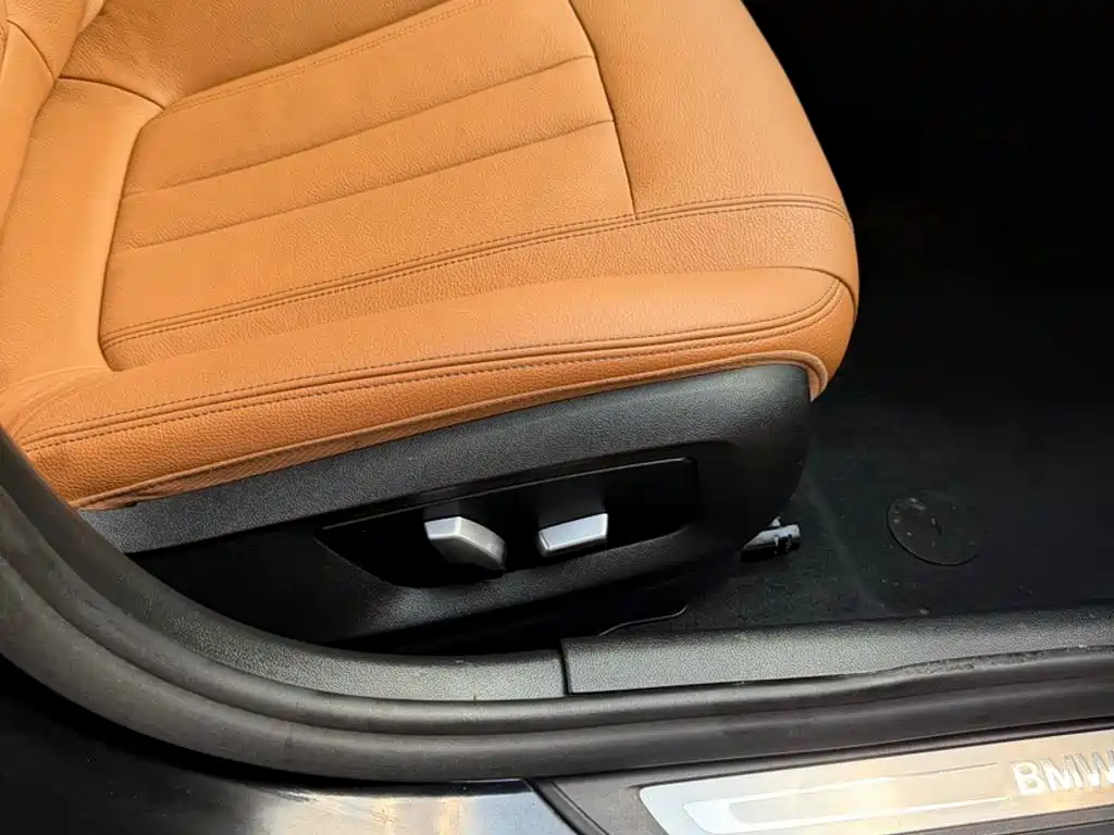 BMW 5 Series — миниатюра 6