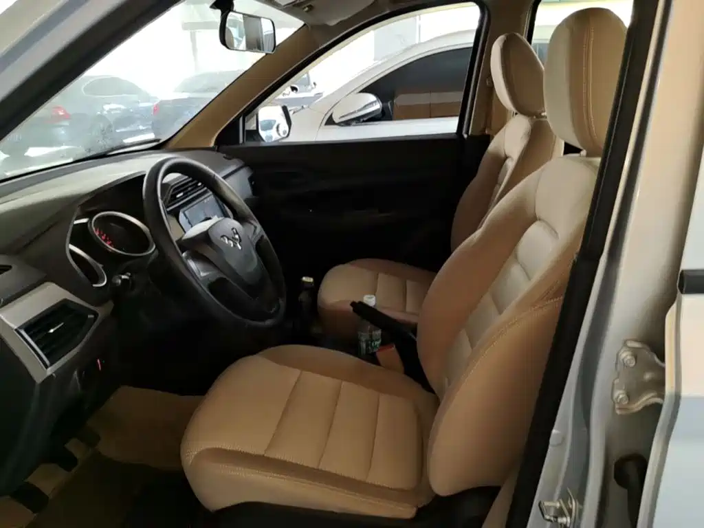Wuling Hongguang — миниатюра 15
