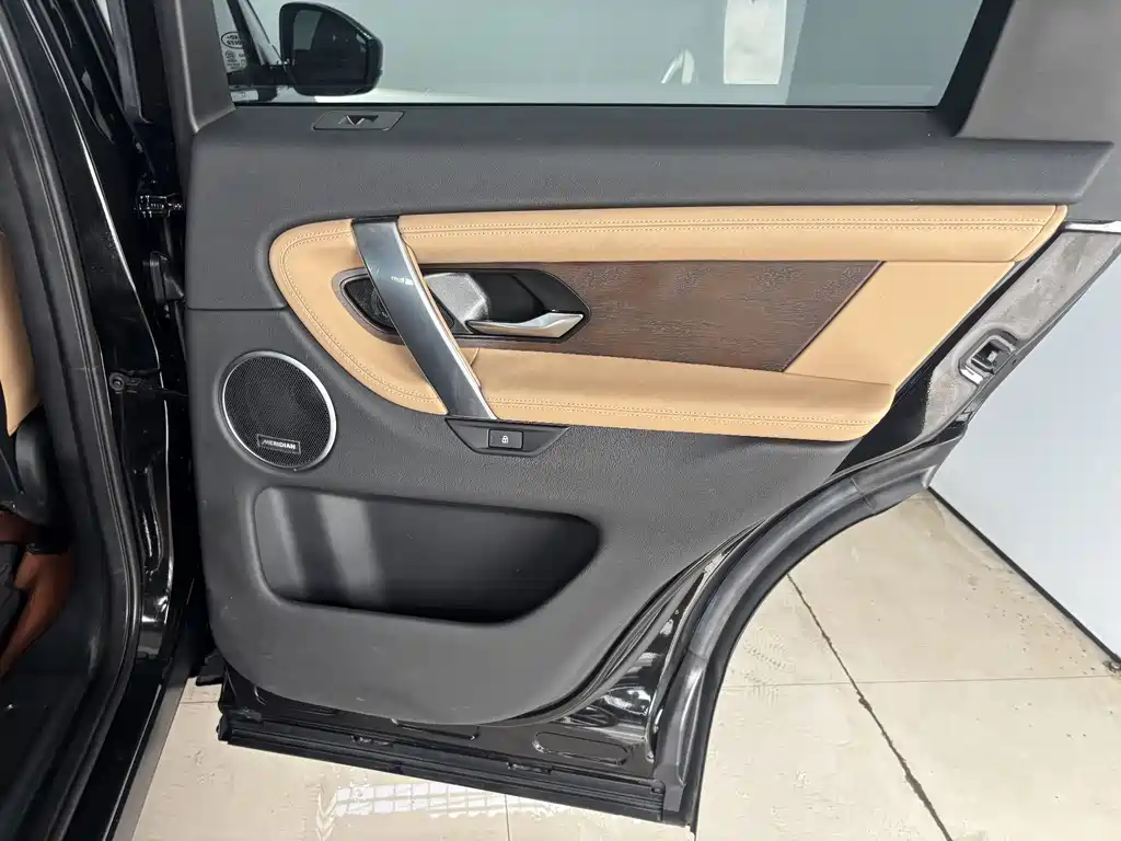 Land Rover Discovery Sport — миниатюра 21