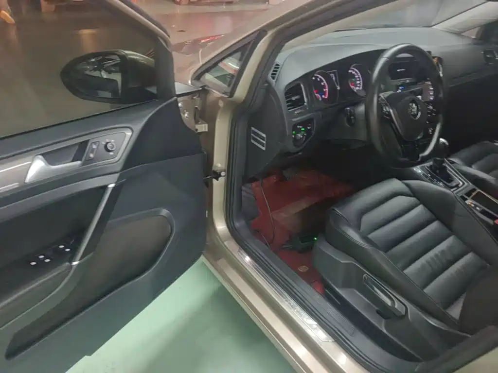 Volkswagen Golf — миниатюра 16