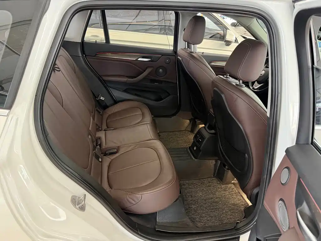 BMW X1 — миниатюра 23