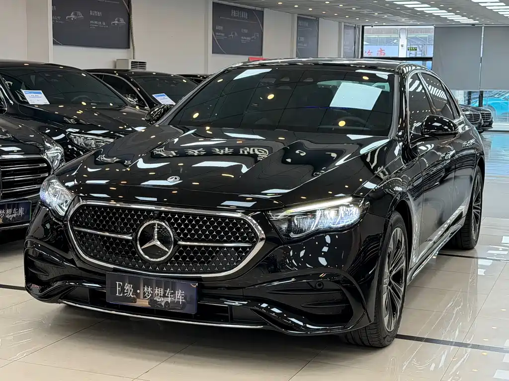Mercedes-Benz E-Class — миниатюра 3