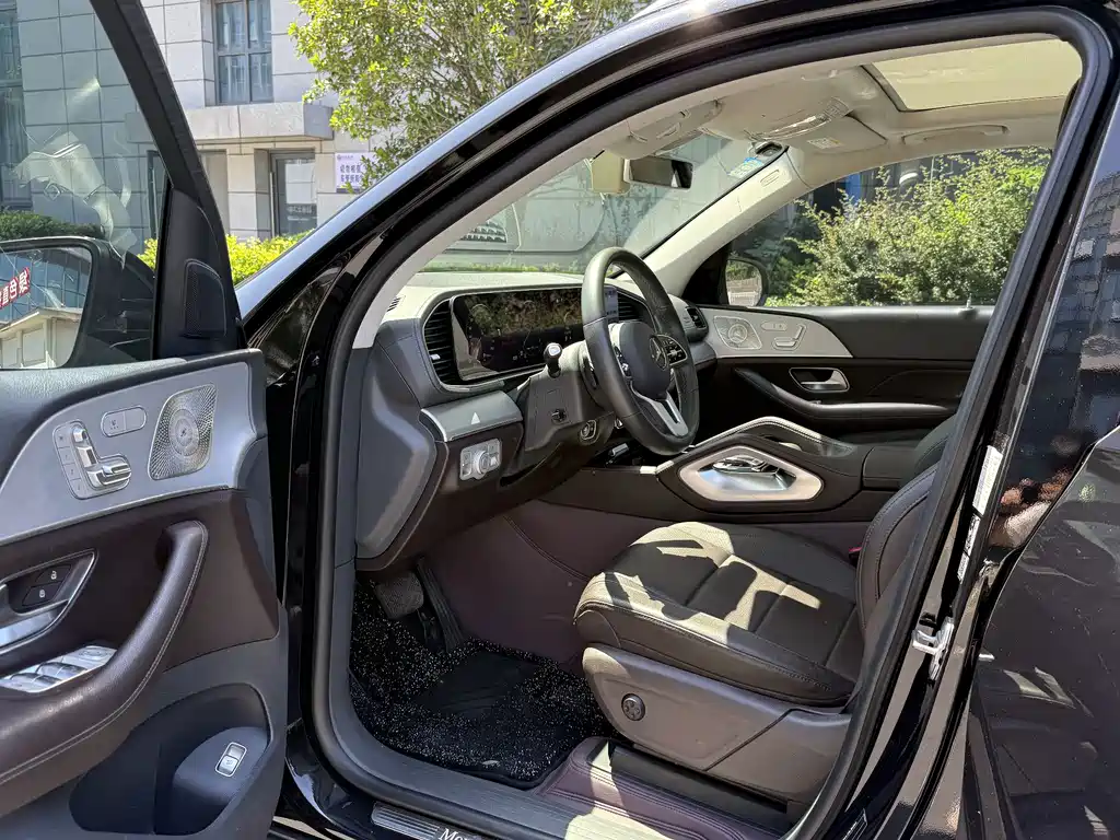 Mercedes-Benz GLE (Import) — миниатюра 7