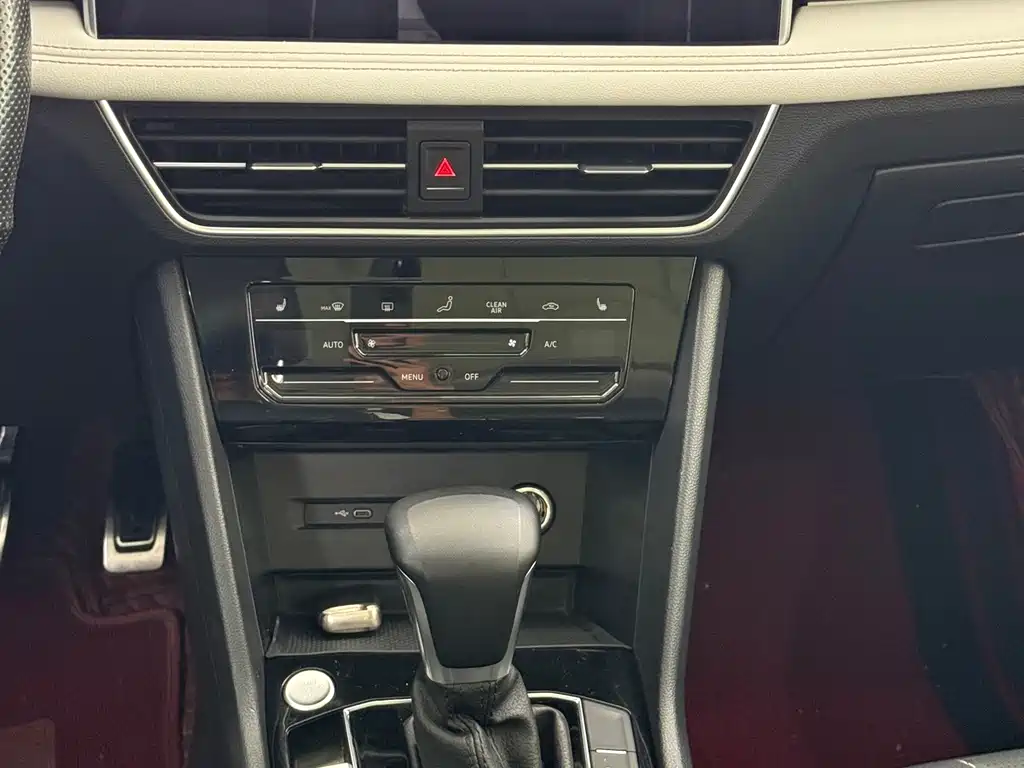 Volkswagen Tiguan L — миниатюра 9