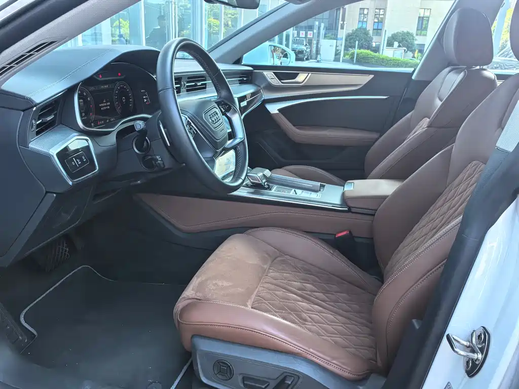 Audi A7L — миниатюра 6