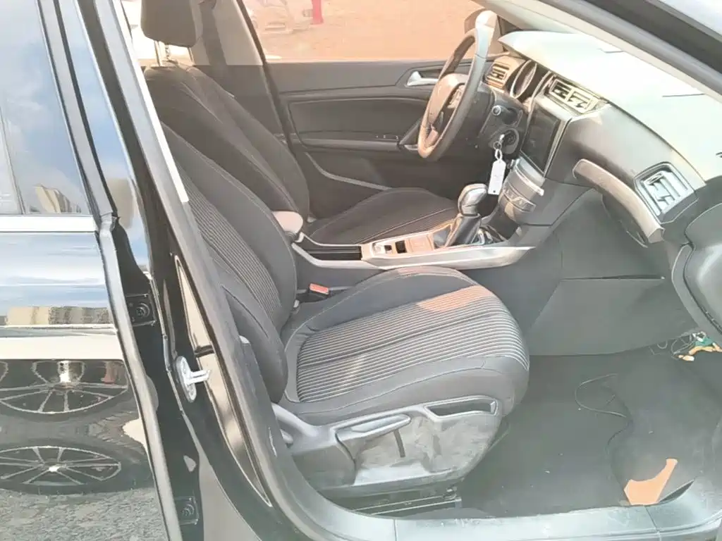 Peugeot 408 — миниатюра 25