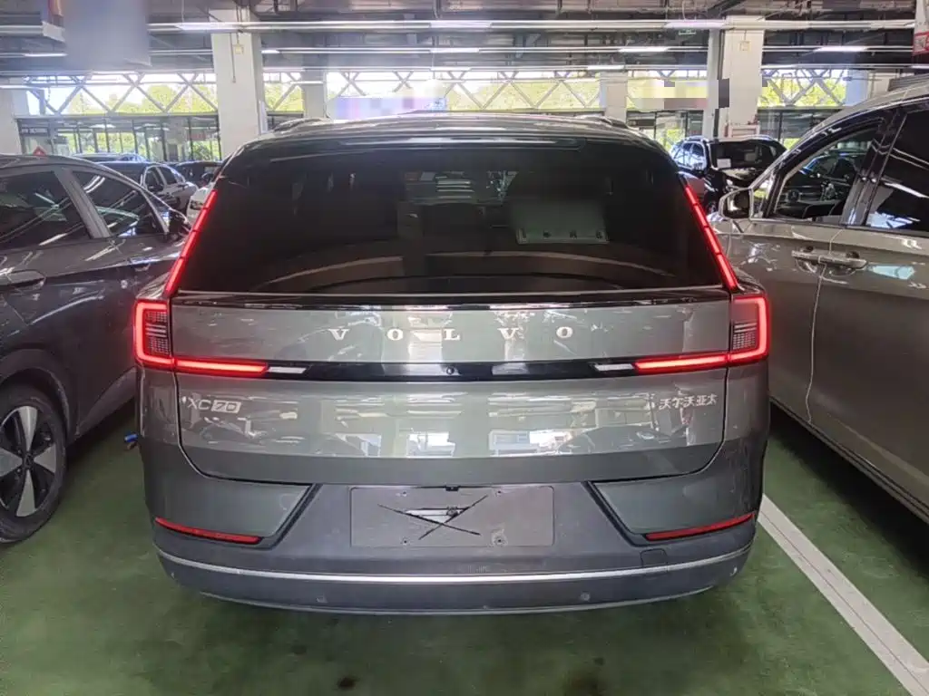 Volvo XC70 PHEV — миниатюра 6