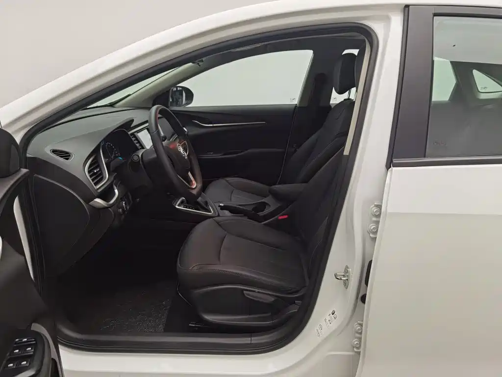 Buick Excelle — миниатюра 10
