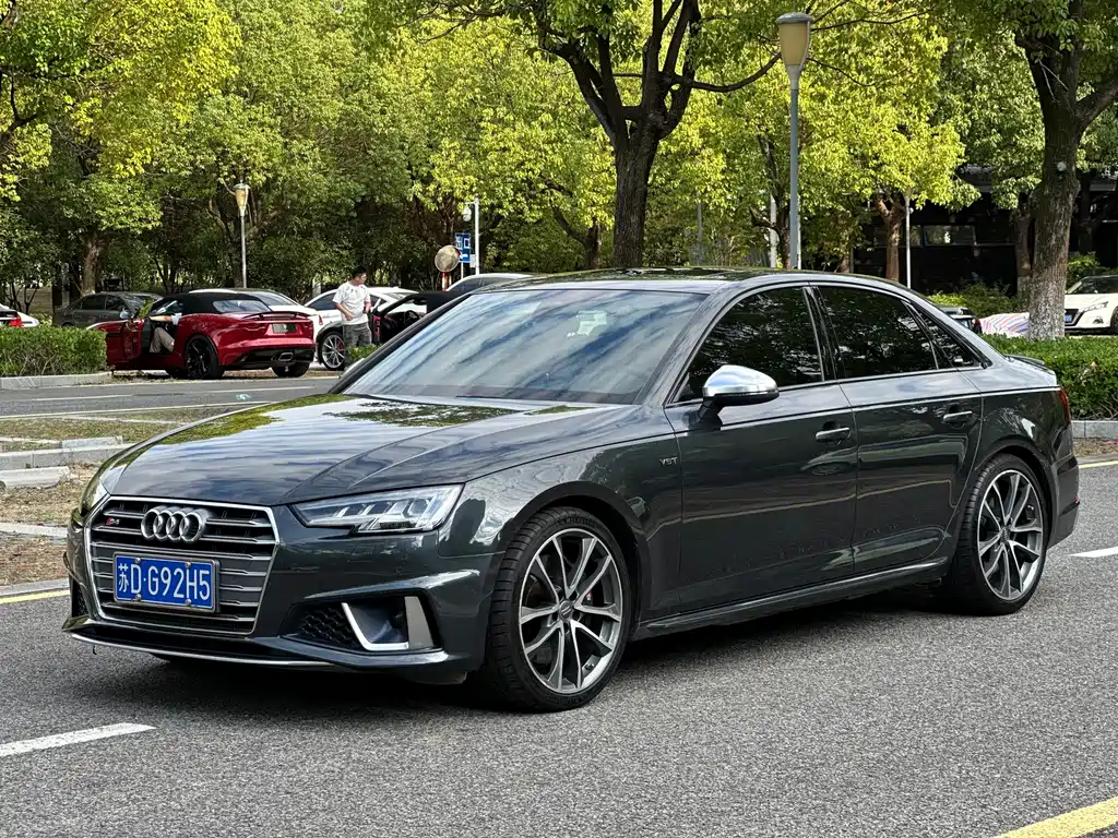 Audi S4