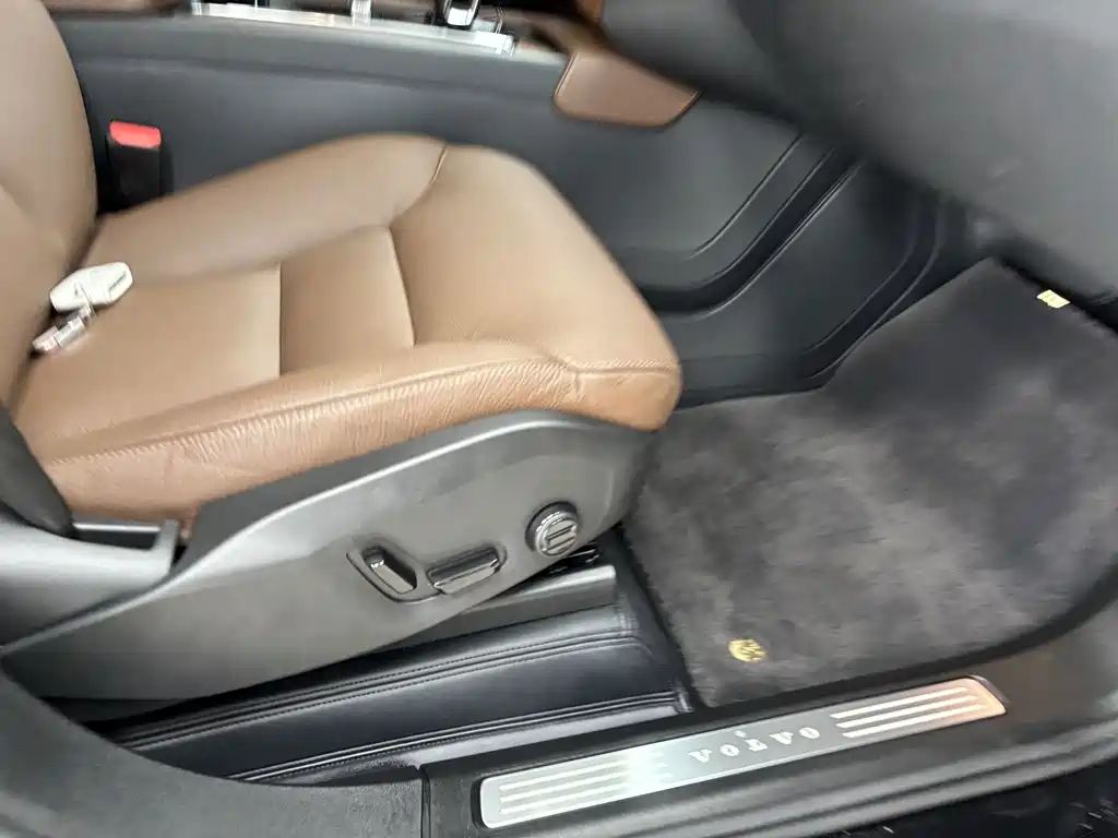 Volvo XC90 — миниатюра 26