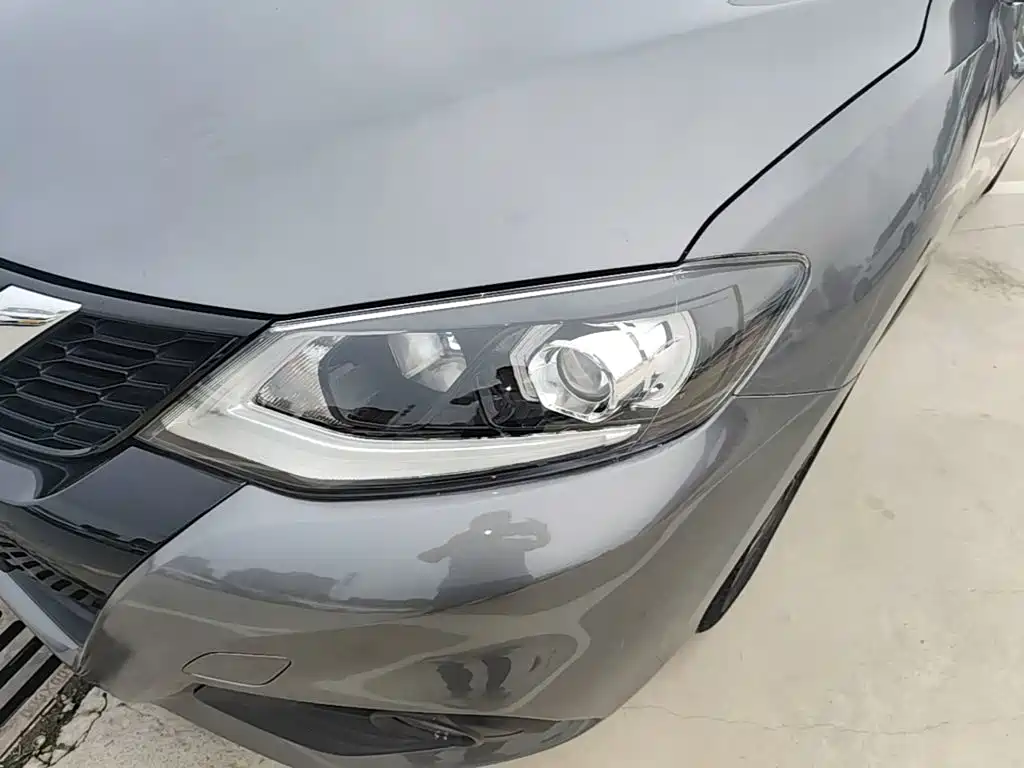 Nissan Tiida — миниатюра 24