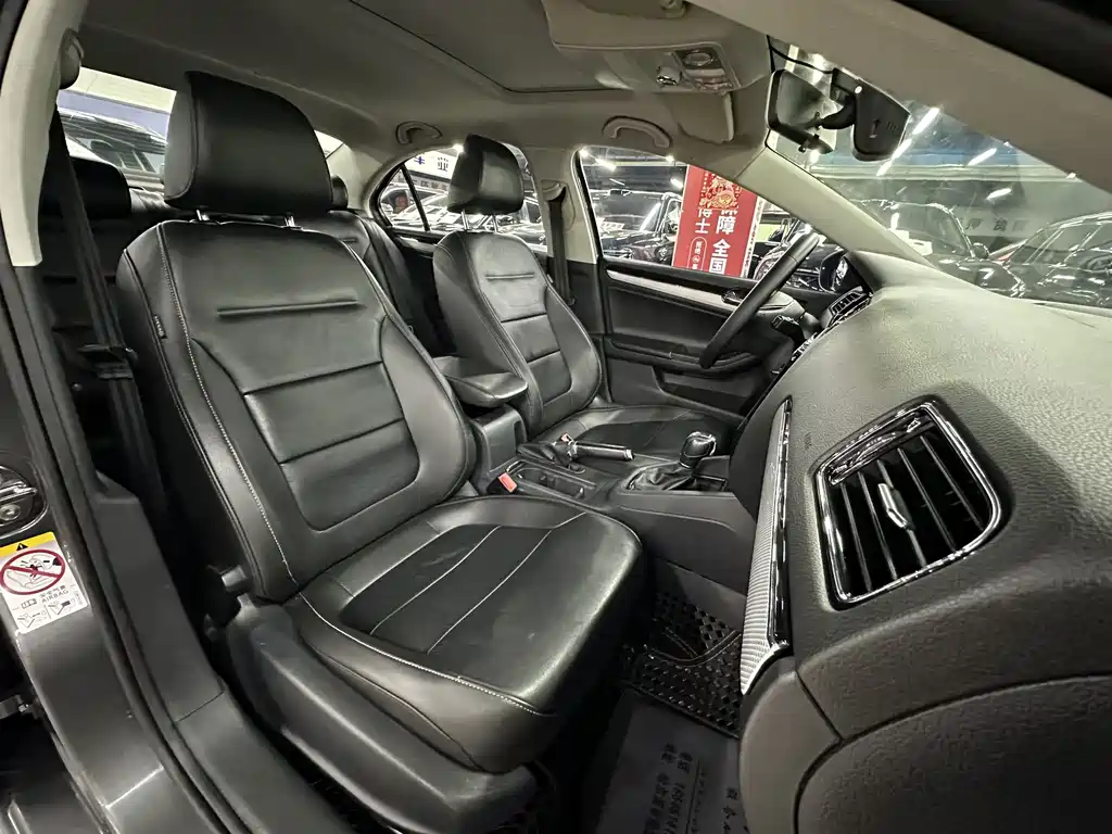Volkswagen Sagitar — миниатюра 9