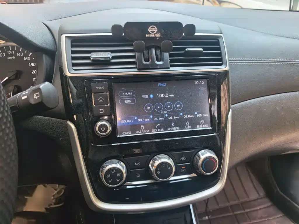 Nissan Tiida — миниатюра 6