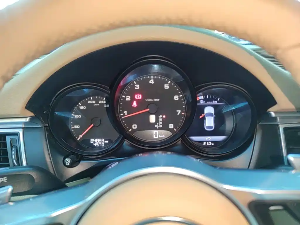 Porsche Macan — миниатюра 12