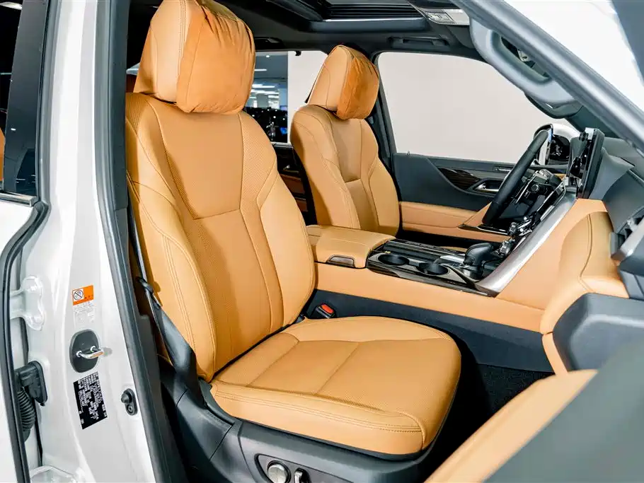 Lexus LX — миниатюра 22