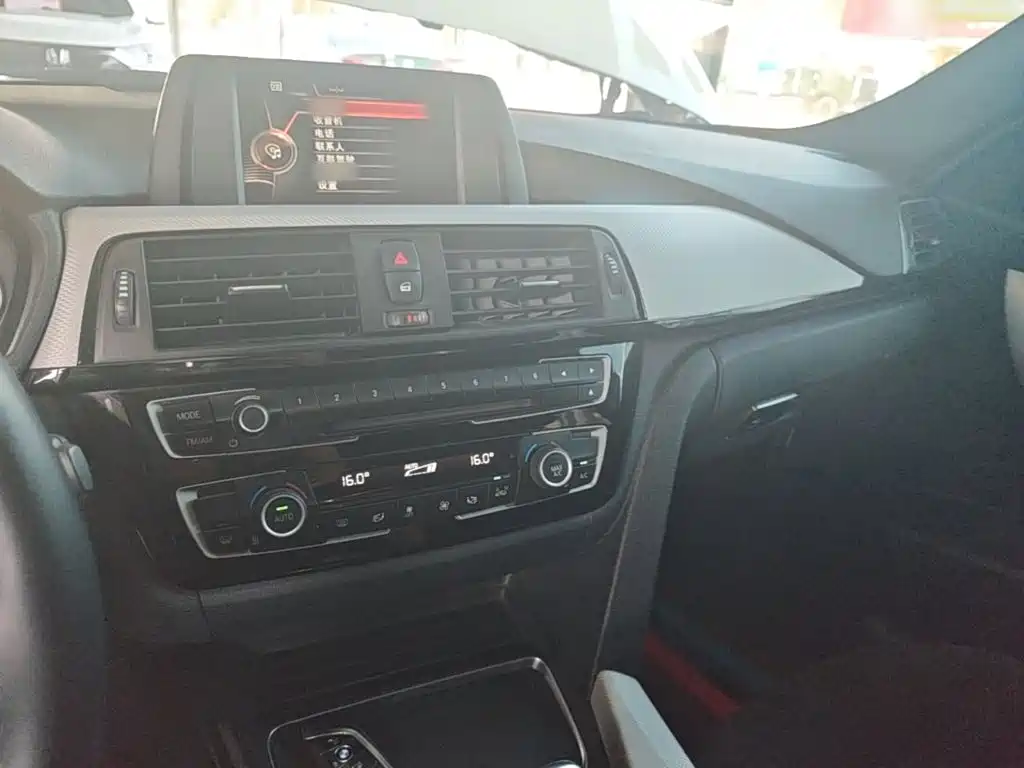 BMW 3 Series — миниатюра 10