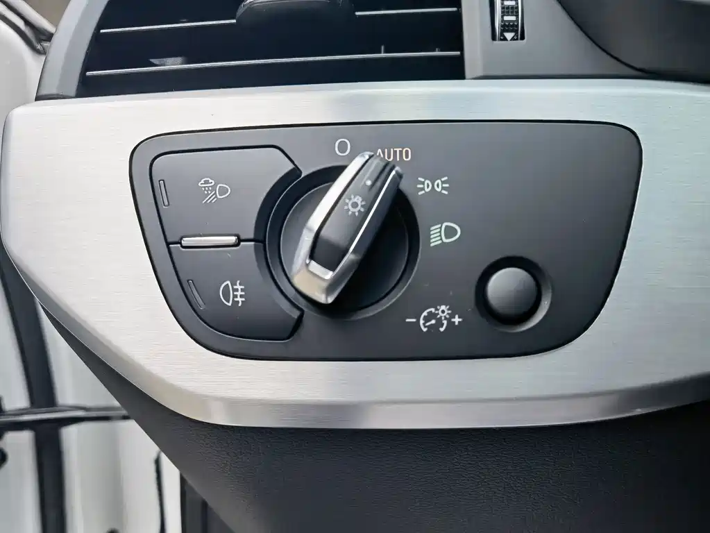 Audi A4L — миниатюра 13