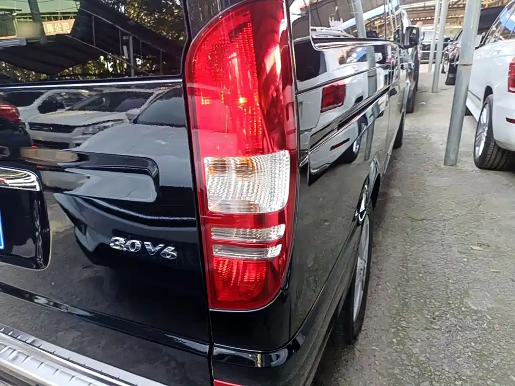 Mercedes-Benz Viano — миниатюра 8