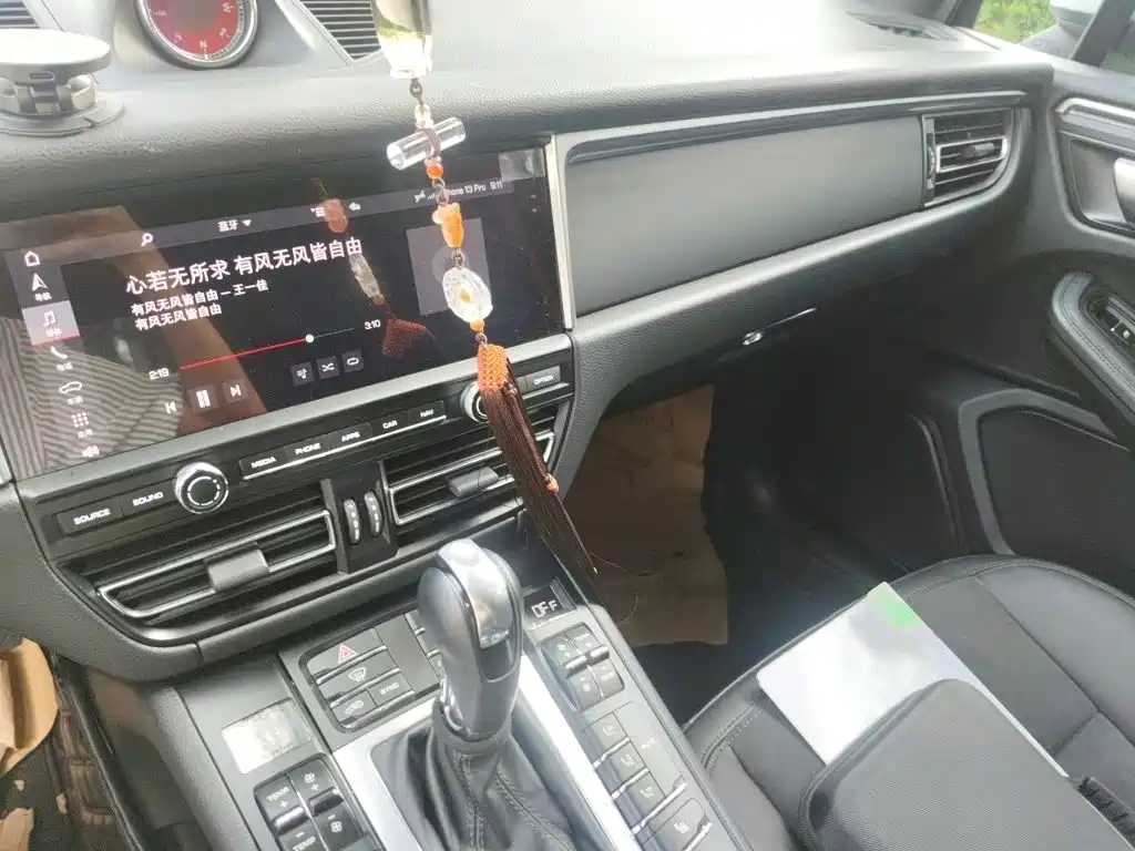 Porsche Macan — миниатюра 6