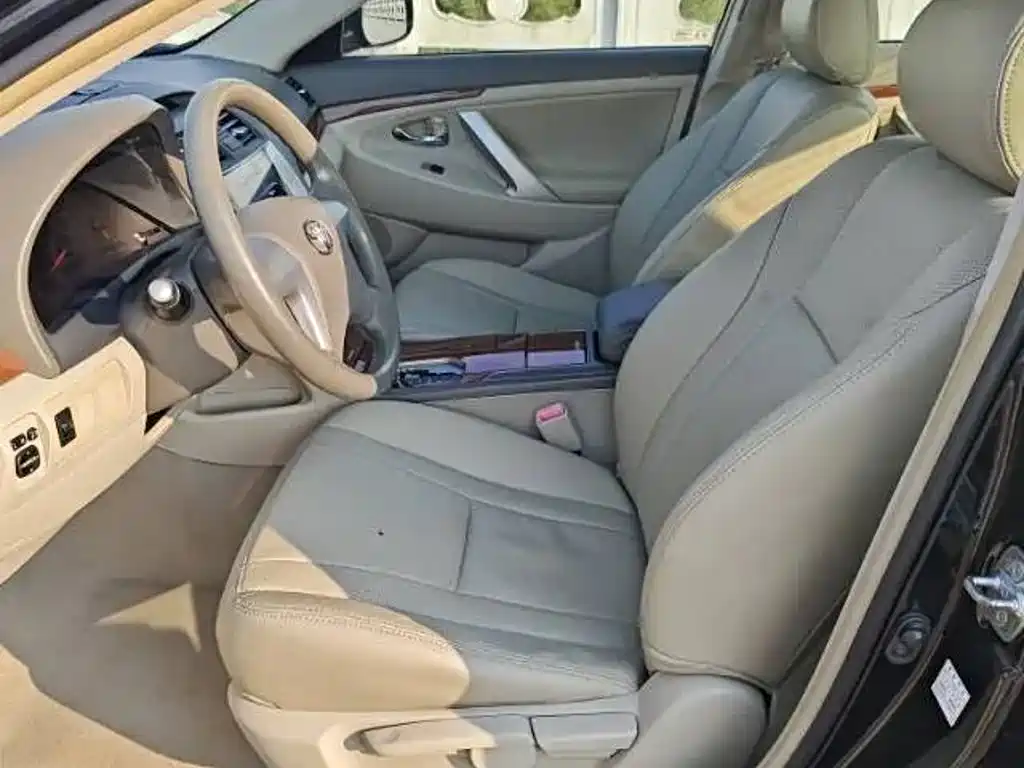 Toyota Camry — миниатюра 5