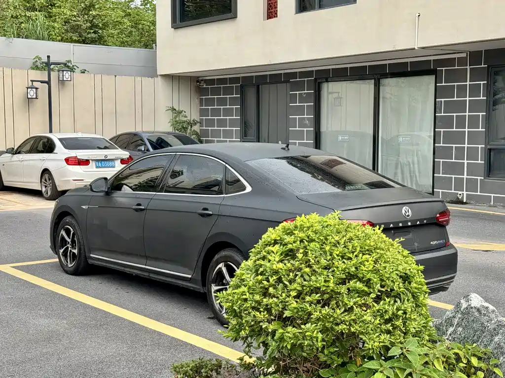 Volkswagen Passat PHEV — миниатюра 8