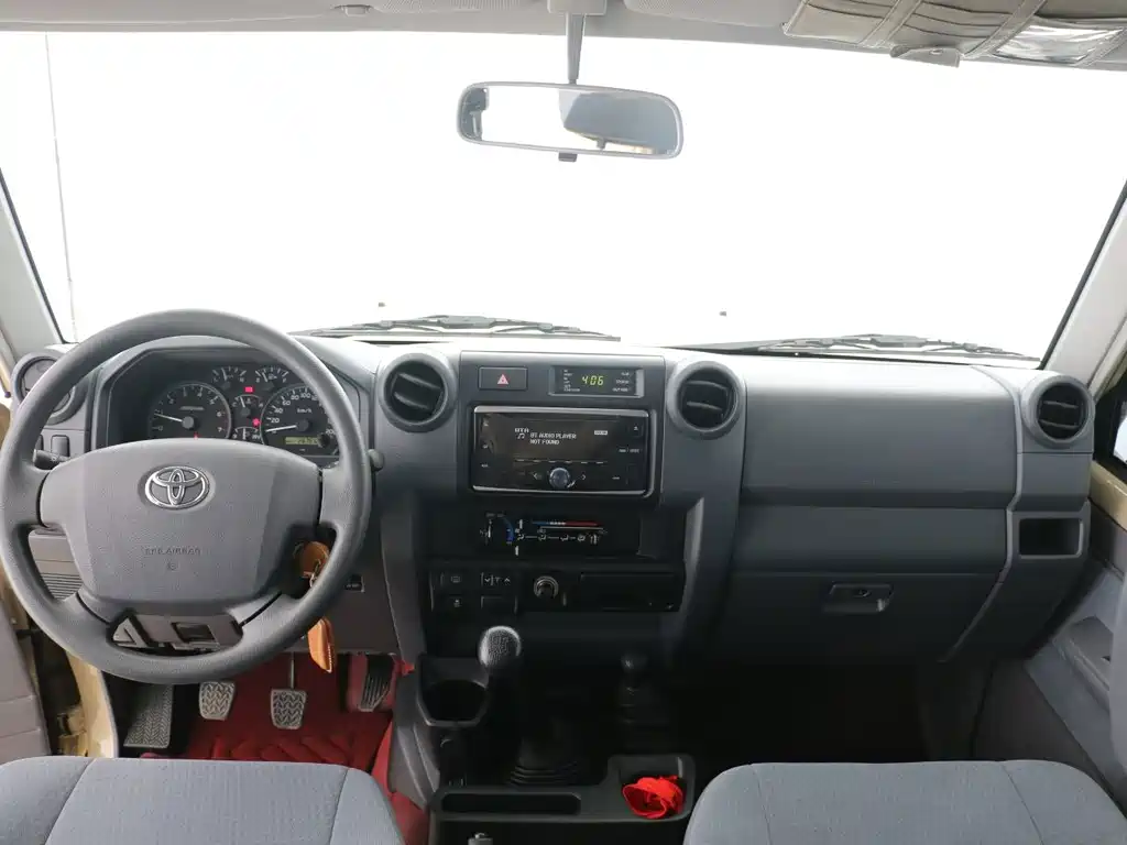 Toyota Land Cruiser — миниатюра 9
