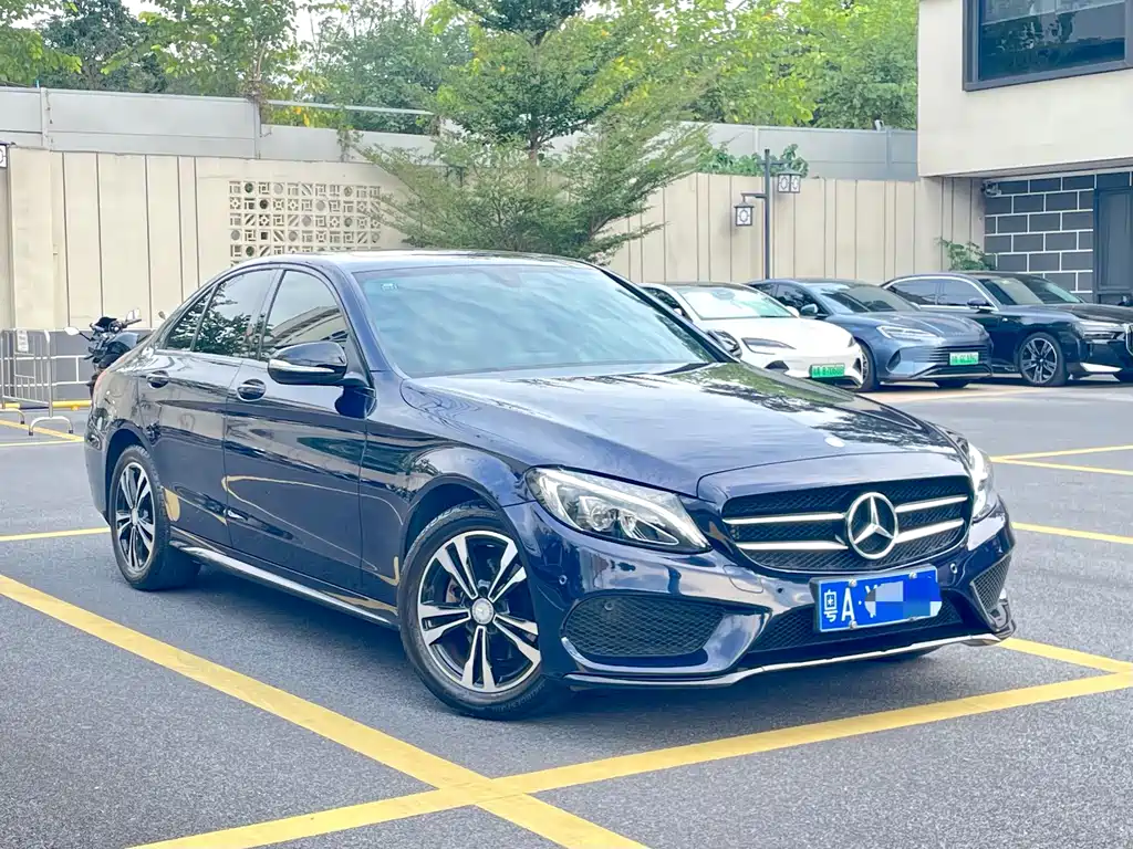 Mercedes-Benz C-Class — миниатюра 3