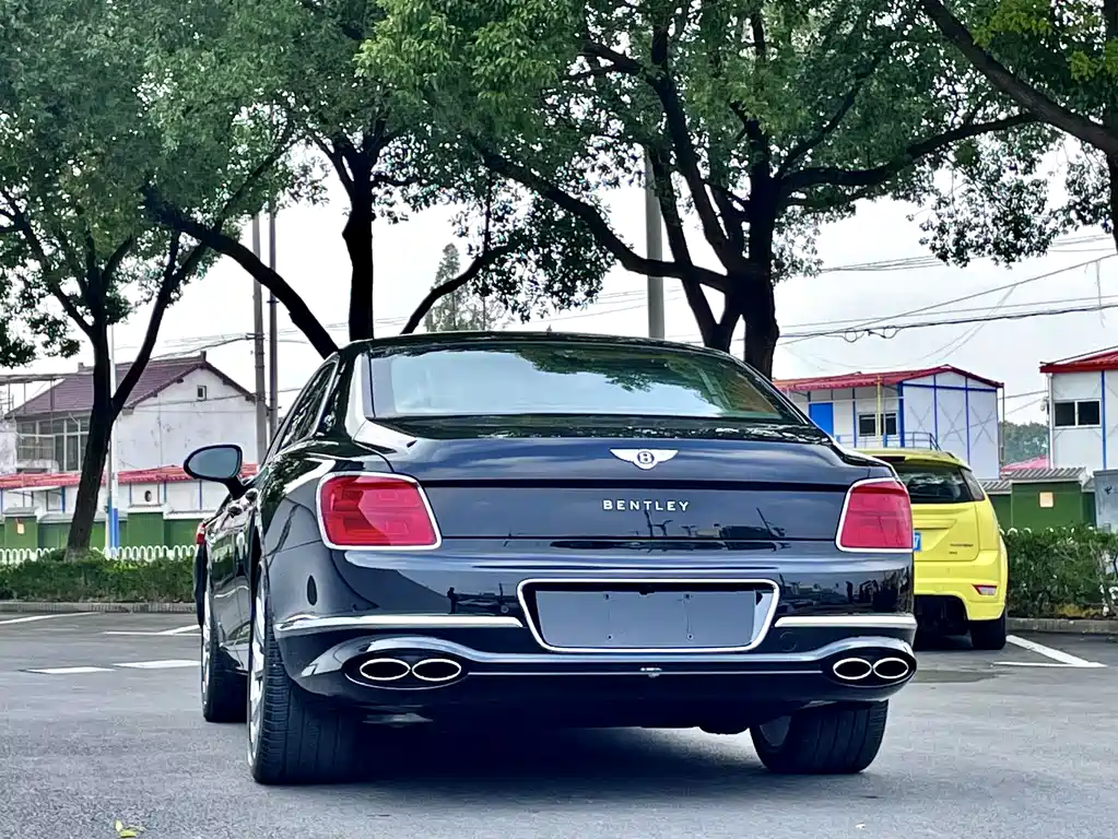 Bentley Flying Spur — миниатюра 8