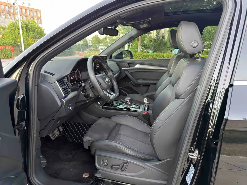 Audi Q5L Sportback — миниатюра 7
