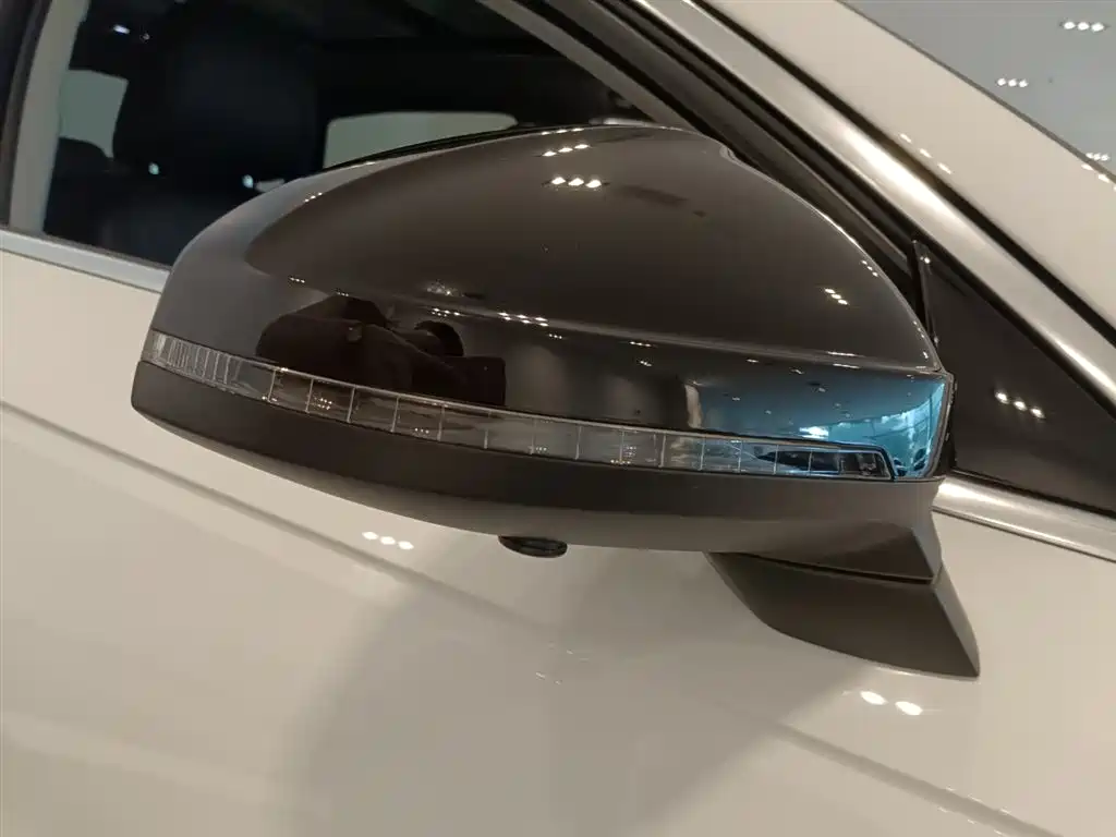 Audi A4L — миниатюра 11