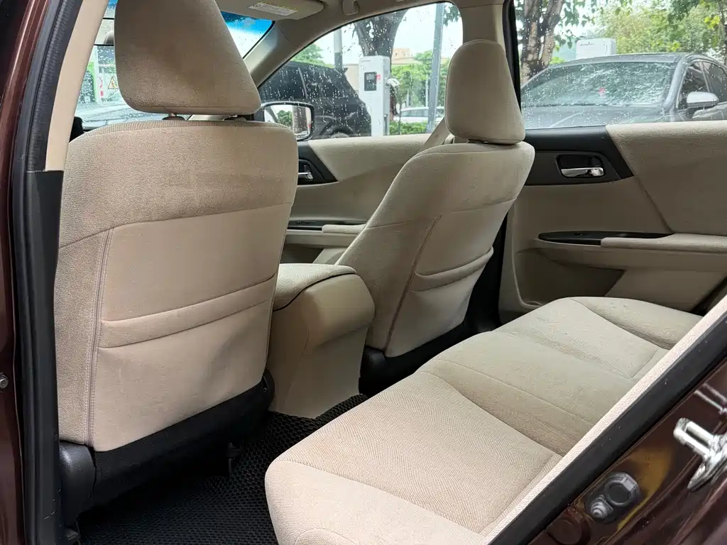 Honda Accord — миниатюра 6