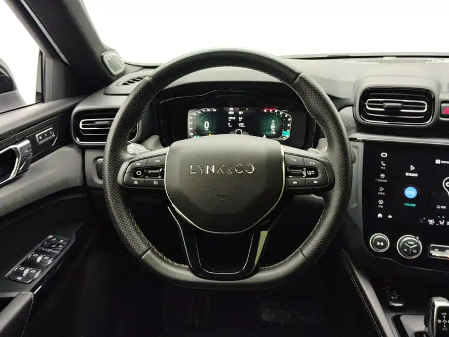 Lynk & Co 03 — миниатюра 15