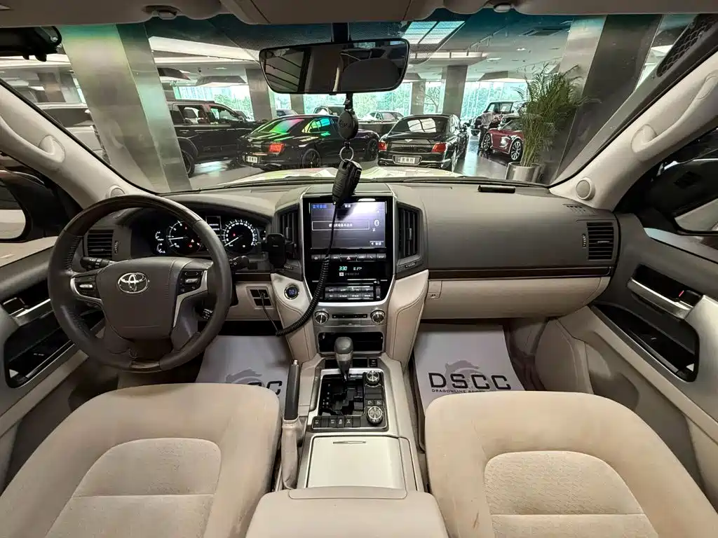 Toyota Land Cruiser — миниатюра 10