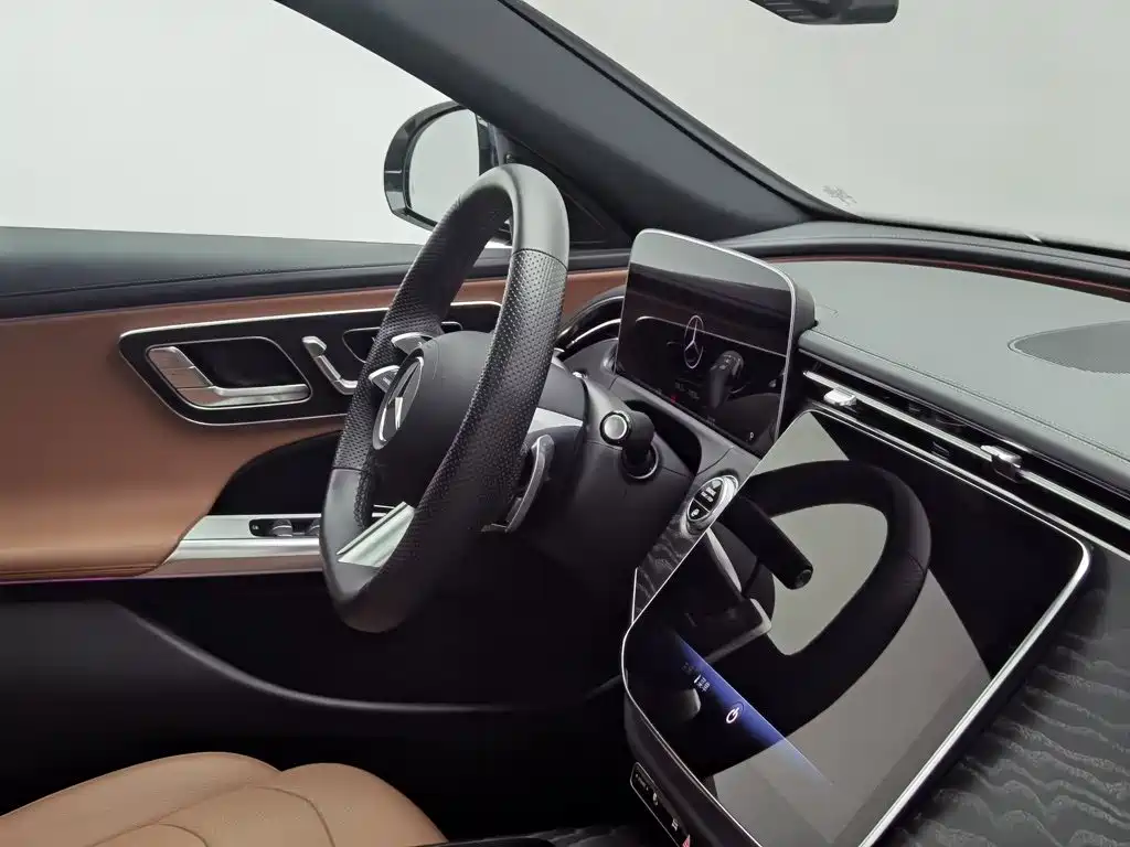 Mercedes-Benz E-Class — миниатюра 22