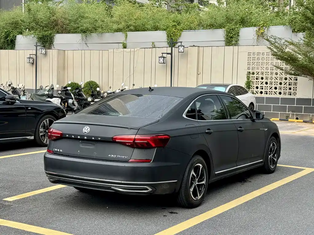 Volkswagen Passat PHEV — миниатюра 6
