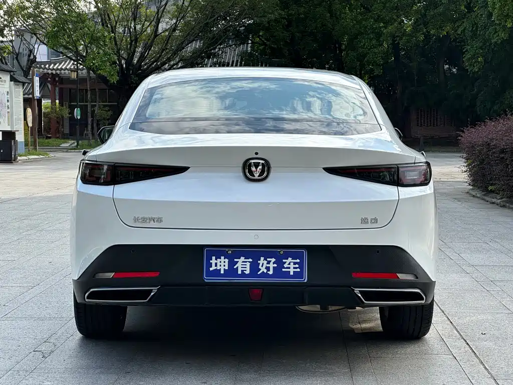 Changan Eado — миниатюра 5