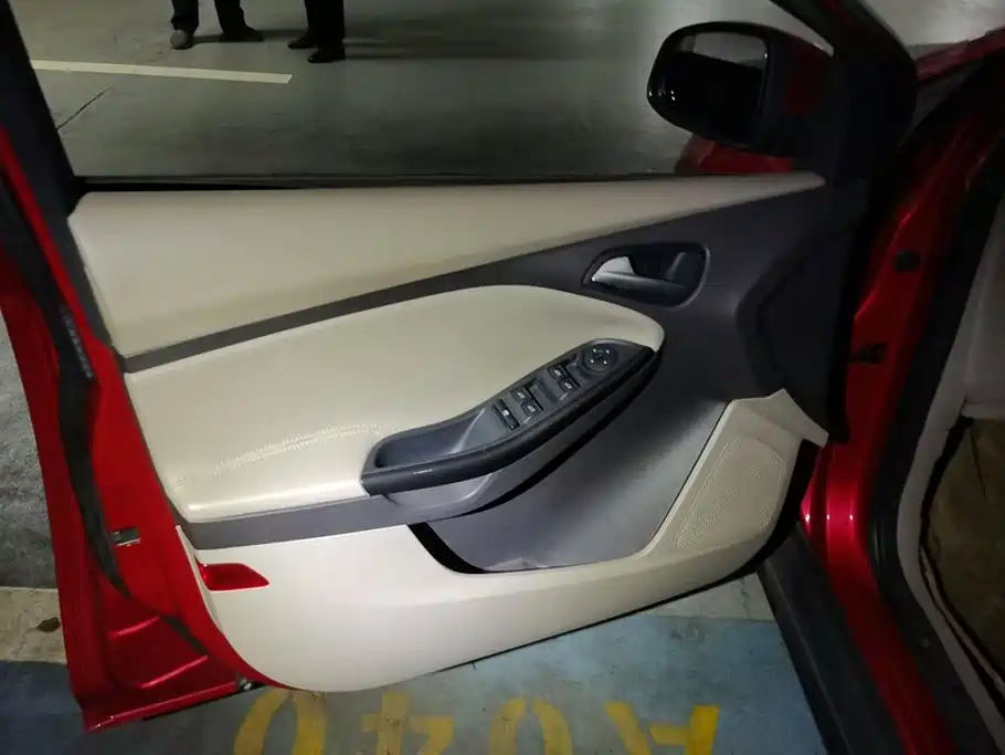Ford Focus — миниатюра 7
