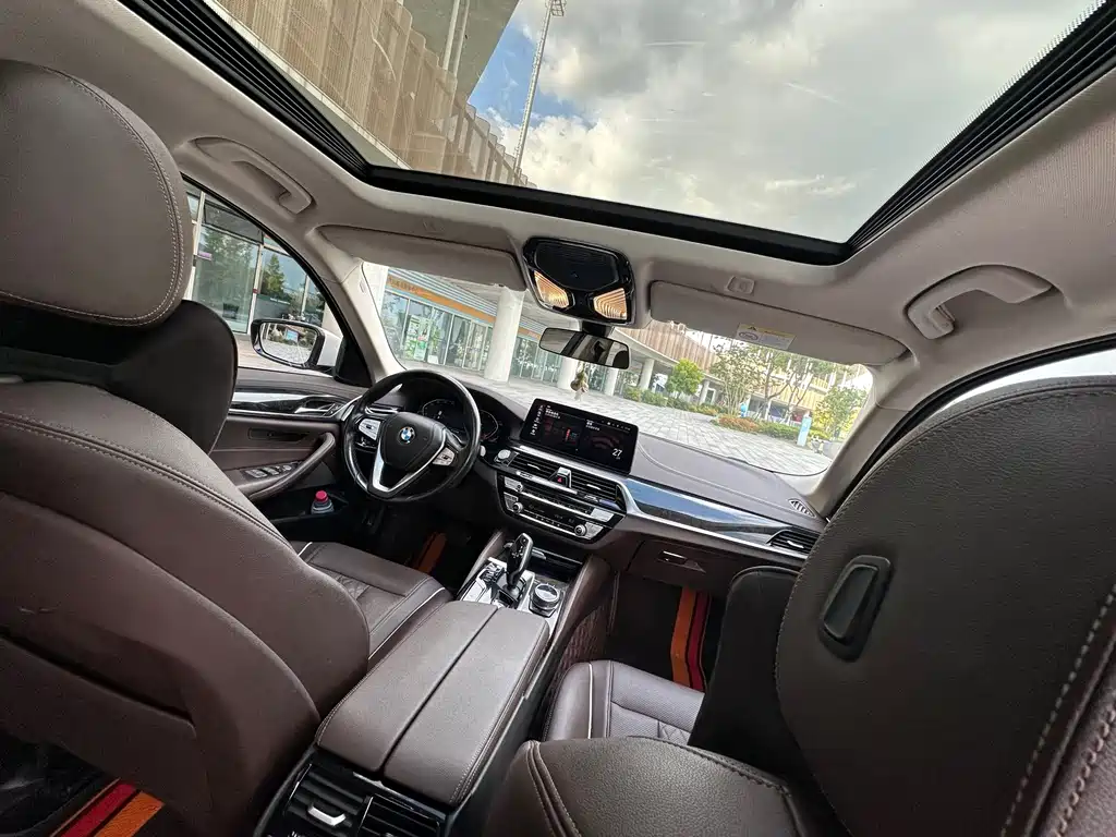 BMW 5 Series — миниатюра 12
