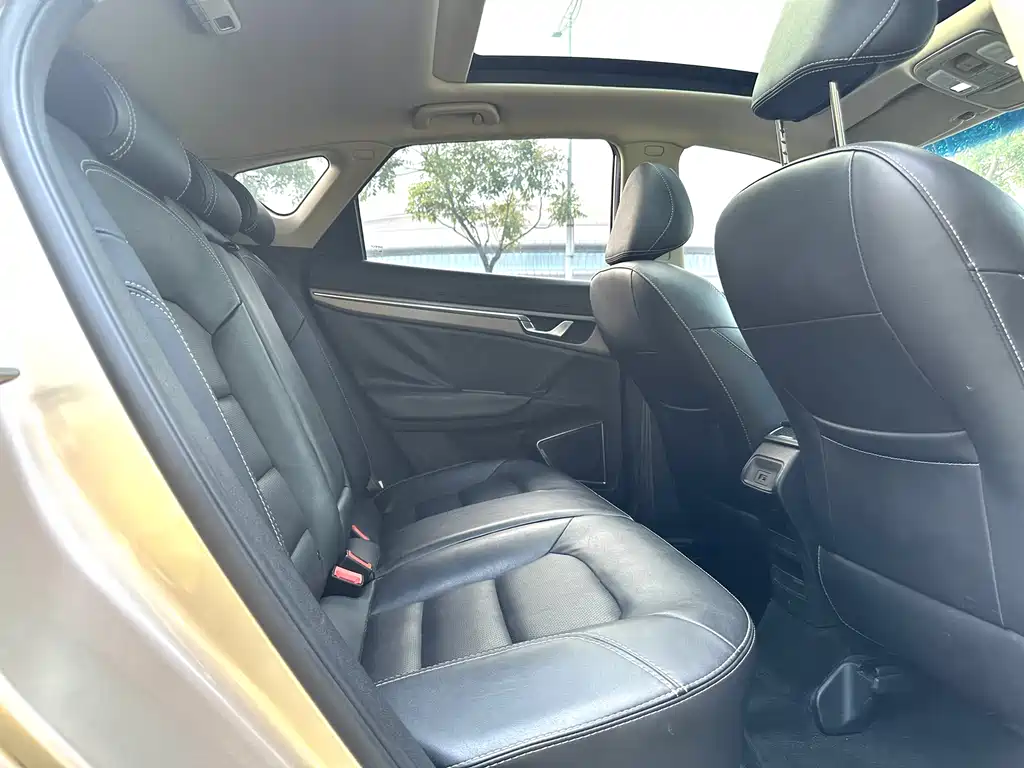 Geely Emgrand GS — миниатюра 13