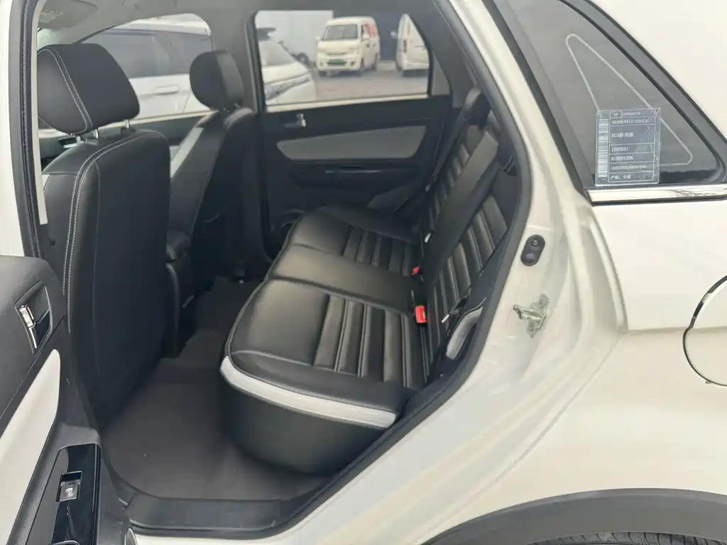 BAIC New Energy EC5 — миниатюра 7