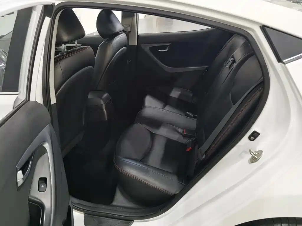 Hyundai Elantra Langdong — миниатюра 15