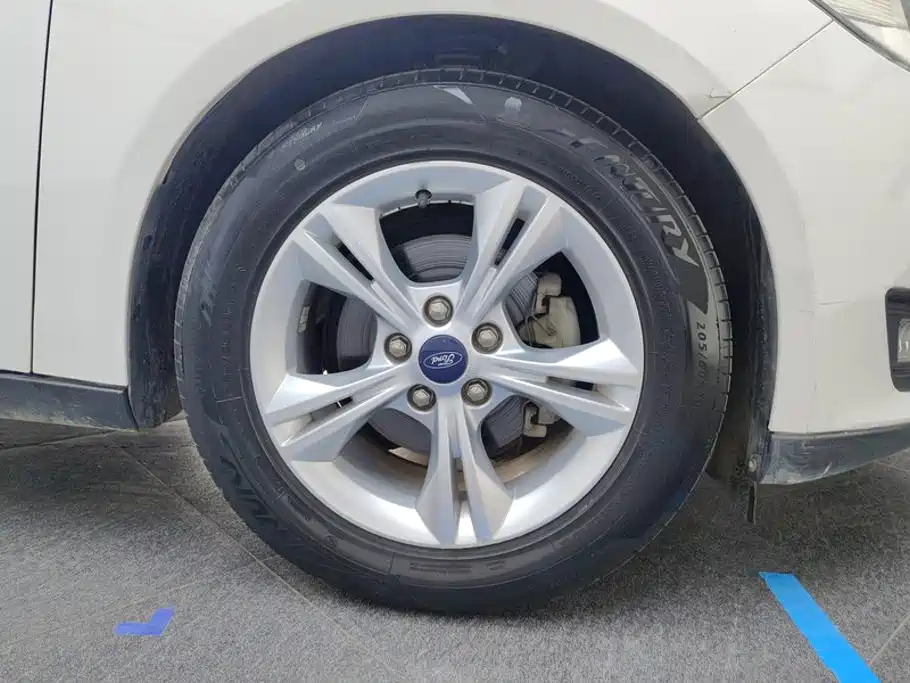 Ford Focus — миниатюра 6